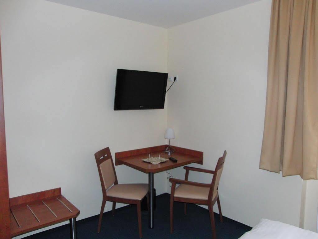 Hotel Garni Am Kirchplatz Ilmenau Exterior foto